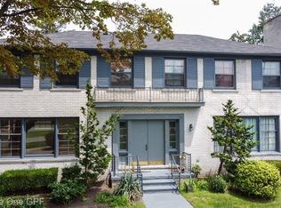 15830-32 Windmill Pointe Dr, Grosse Pointe, MI 48230
