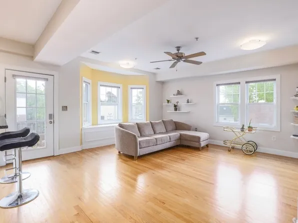 23 Beech St APT 5, Framingham, MA 01702