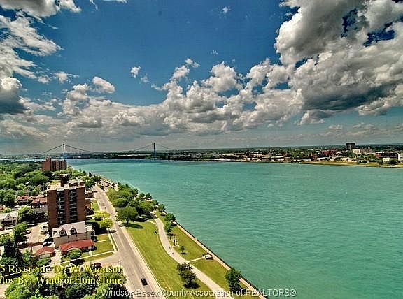 4th image of 1225 Riverside Dr E #404