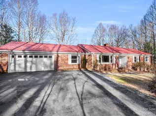 1223 Kanuga Ridge Rd, Hendersonville, NC 28739