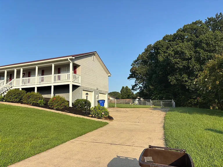352 Shady Hollow Cir SE — Photo 3