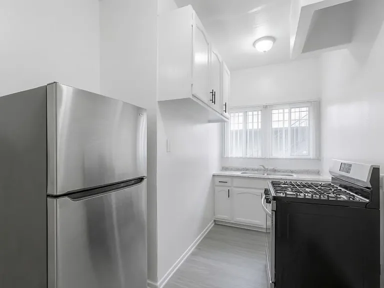 2622 S Brighton Ave #12-1/2 — Photo 3