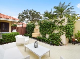 121 Old Meadow Way, Palm Beach Gardens, FL 33418