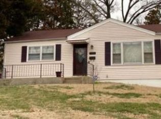 212 Meadowcrest Dr, Saint Louis, MO