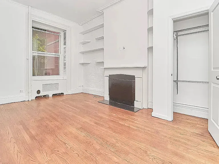 125 E 30th St #5B — Photo 1