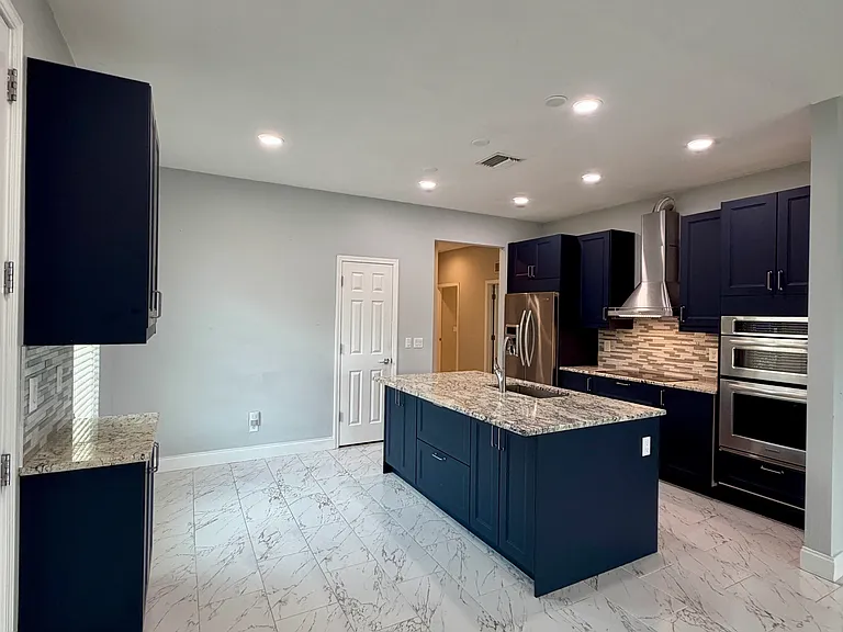 9922 52nd St E — Photo 9