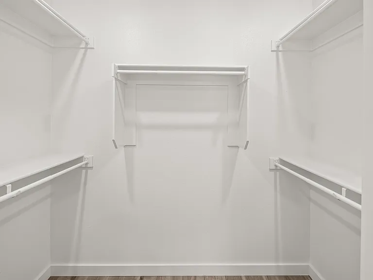 513 W Pickens Rd — Photo 19
