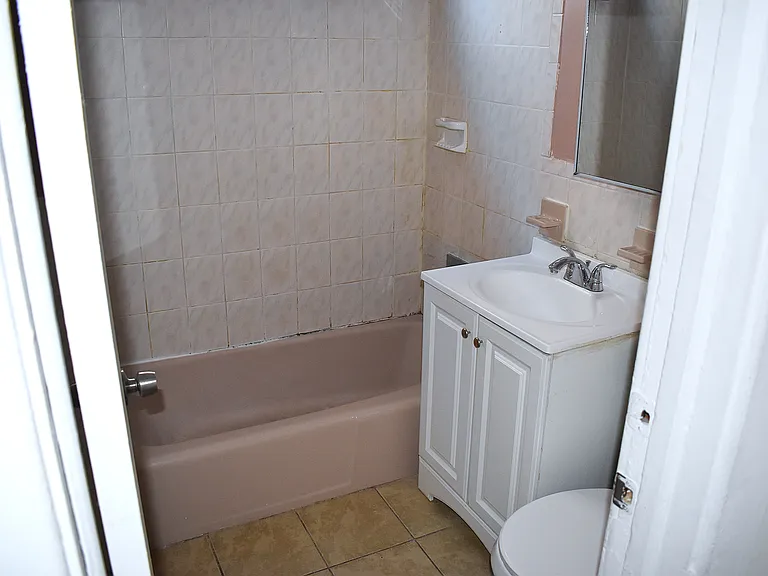 224 Ward Pl #1 — Photo 8