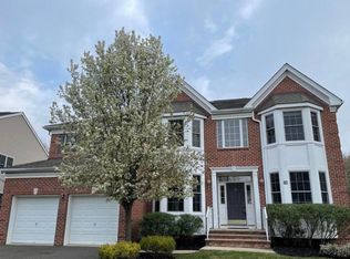 40 Springhouse Cir, Manalapan, NJ 07726