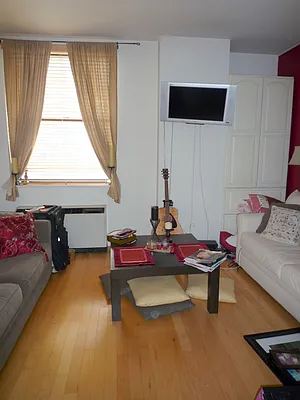 Rented by New York Residence | media 32