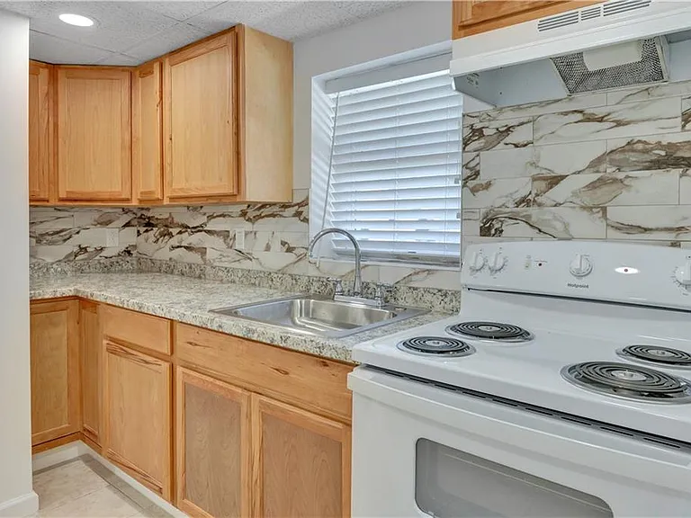3442 Skyland Dr — Photo 9