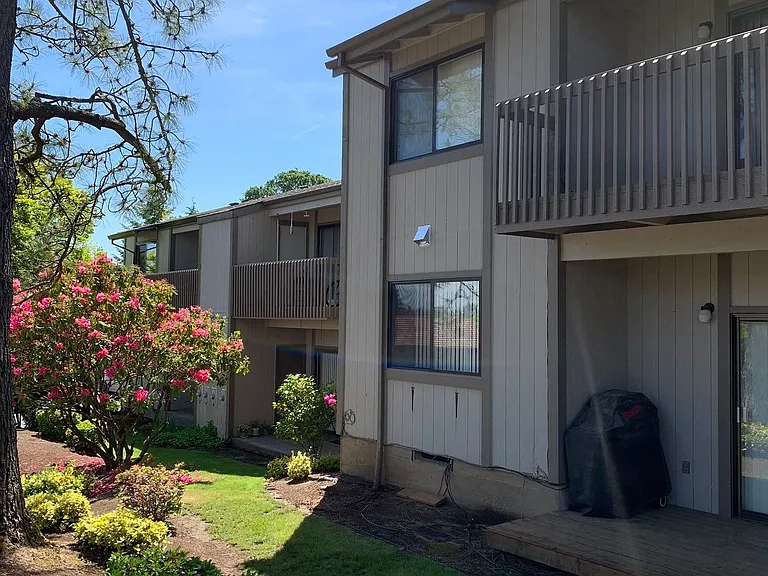 Spacious 2-bedroom apartment homes conveniently located! — Photo 2