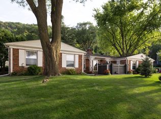 1903 Barnabee Rd, La Crosse, WI 54601