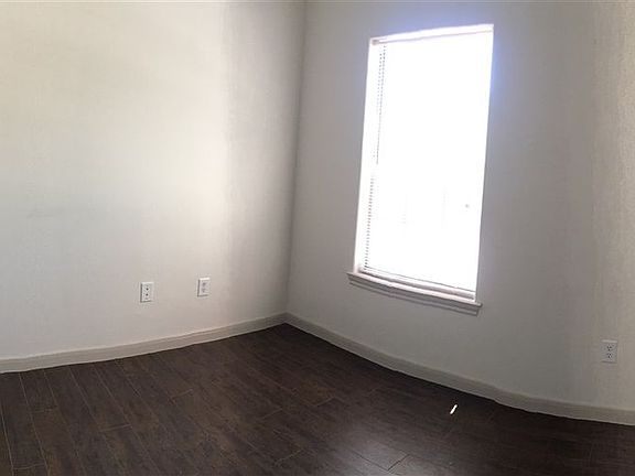5th image of 2445 Monarch Dr Unit 401