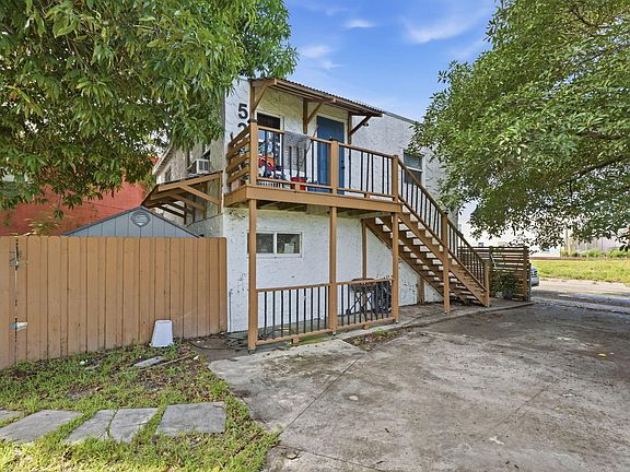 3rd image of 528 CHURCHILL Road