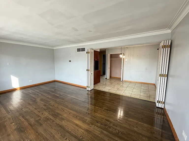 3158-3158 W 93rd St #2D — Photo 5