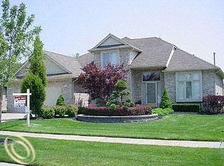 49280 Willowood Dr, Macomb, MI 48044