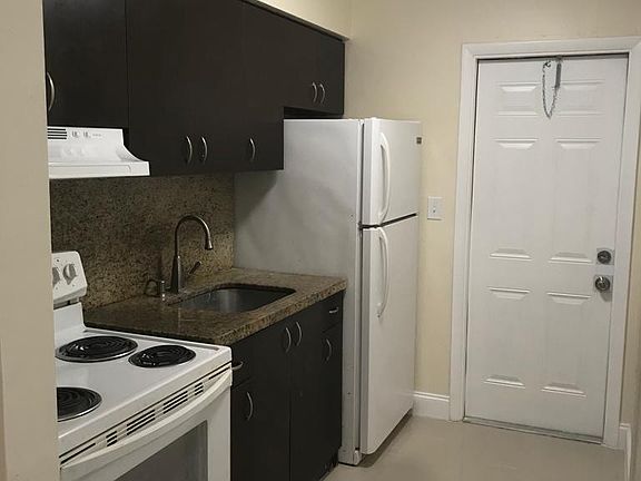4th image of 14901 NE 5th Ct #3