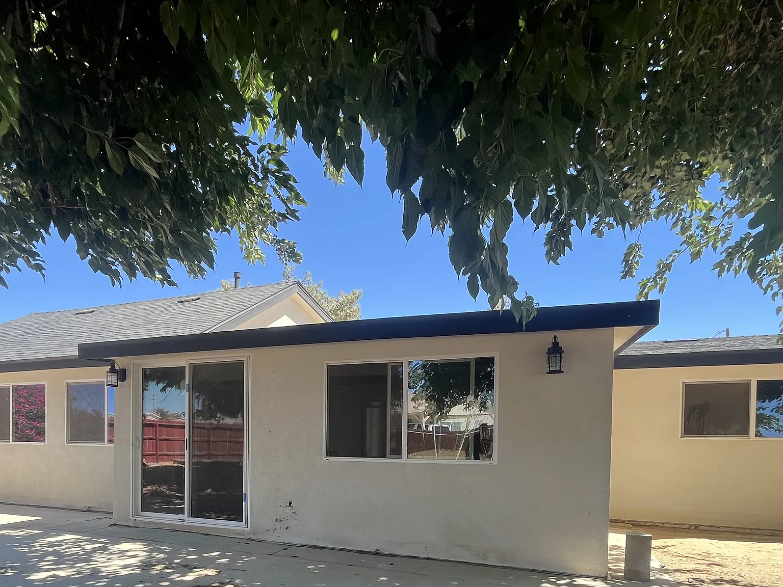 4 bed, 2300 sqft, $2,595 — Photo 4