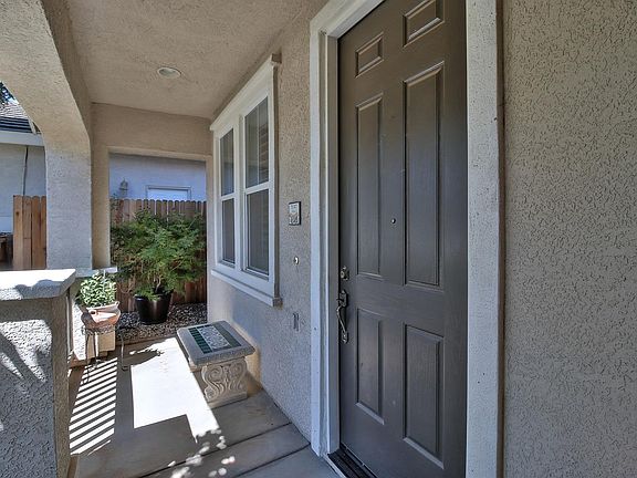 3rd image of 1557 Sweetgrass Ln