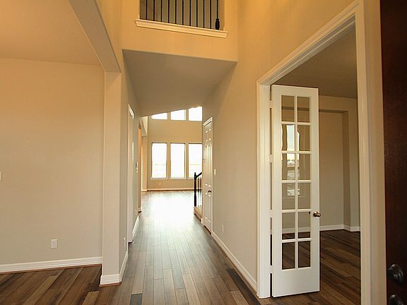 3rd image of 12721 Flora Manor Dr