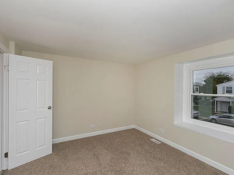 2231 Glenview Ct #143 — Photo 13