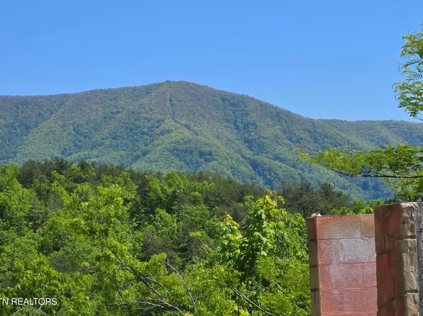 2759 Hatcher Mountain Rd, Sevierville, TN 37862