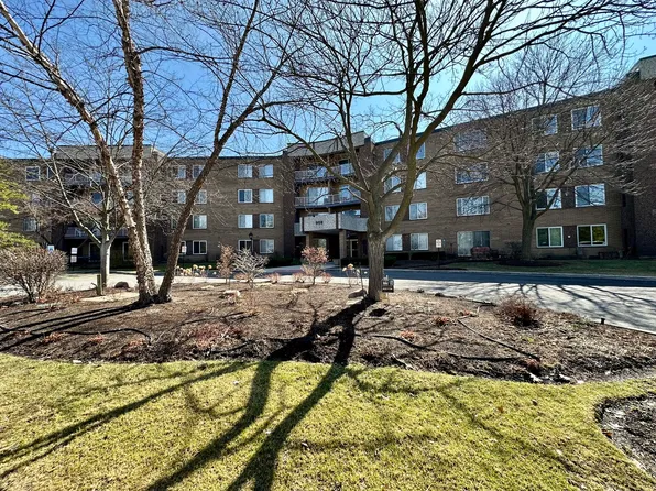 909 E Kenilworth Ave Unit 420, Palatine, IL 60074