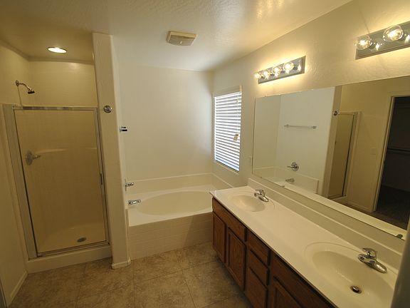 5th image of 15134 W Woodlands Ave
