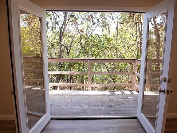 4th image of 1139 Village Dr APT 9