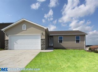 4330 W Thatcher Ln, Lincoln, NE 68528