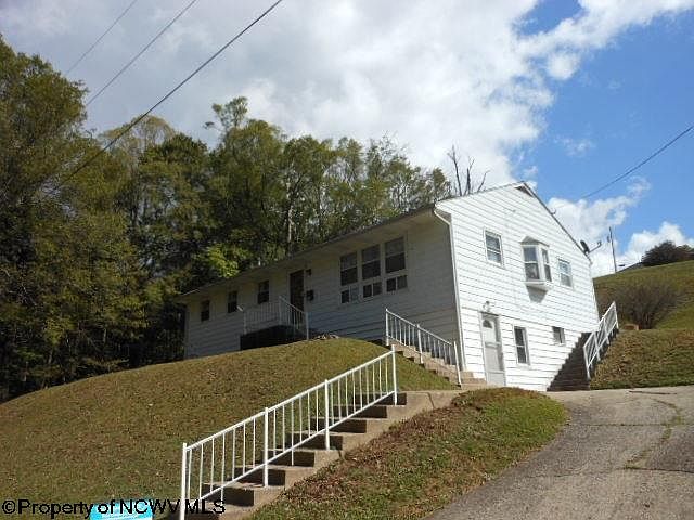 1st image of 220 McGary Ave