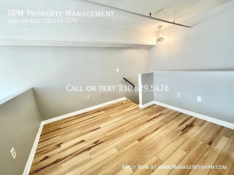 1133 W 9th Street — Photo 46