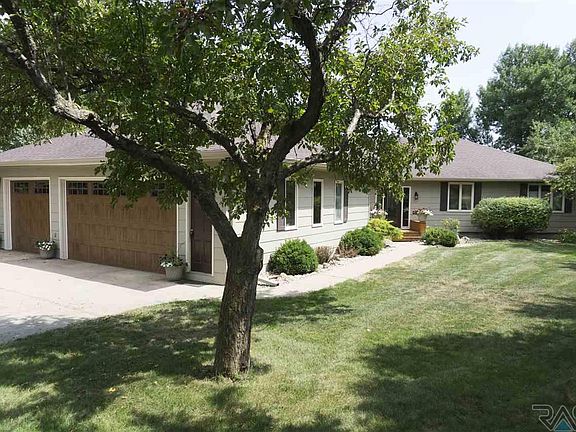3rd image of 48003 Woodsong Pl