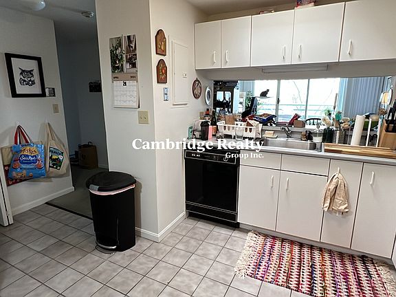4th image of 175 Beacon St #303T