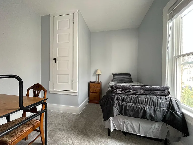 Bedroom 1
10' X 10'