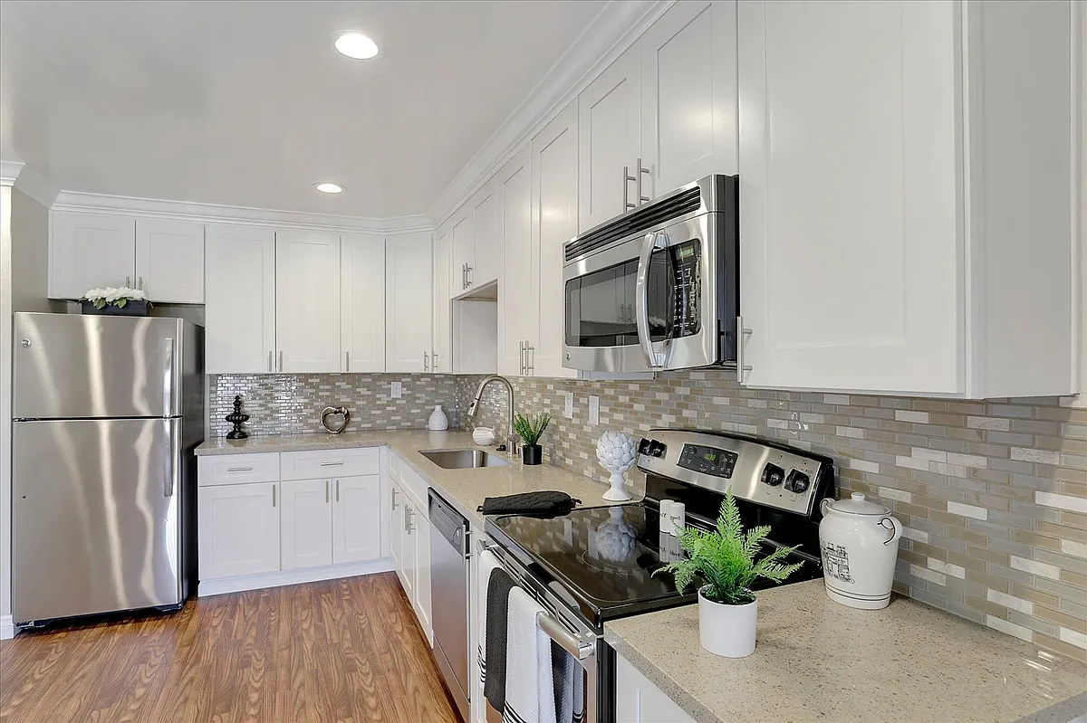 Two Bed Two Bath Kitchen - Casa Alberta