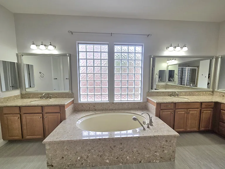 639 W Coconino Pl — Photo 5