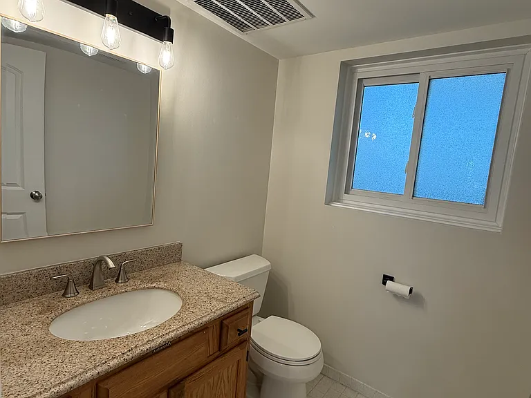 2305 N Williamsburg St — Photo 17