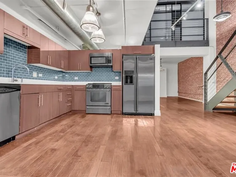 510 S Hewitt St #102 — Photo 2