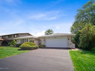 571 S Meier Rd, Mount Prospect, IL 60056