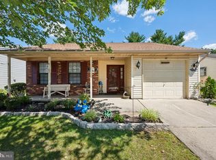 36 Lake View Ter, Columbus, NJ 08022