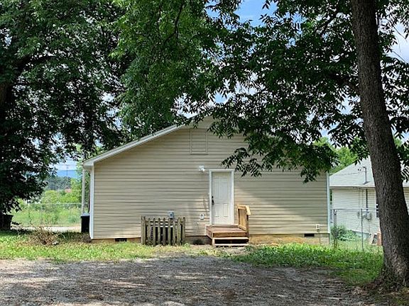 2nd image of 2410 Dodds Ave