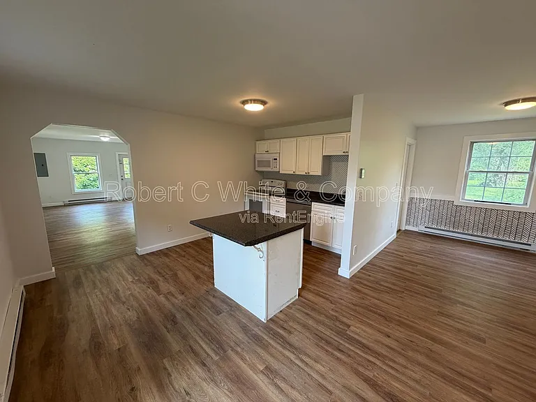 202 Main St — Photo 5