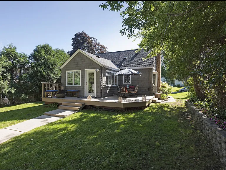 5028 Bedford Ave — Photo 20