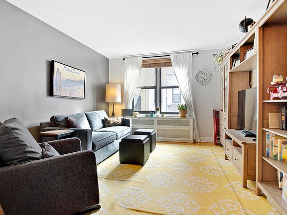3rd image of 150 E 27th St APT 4K