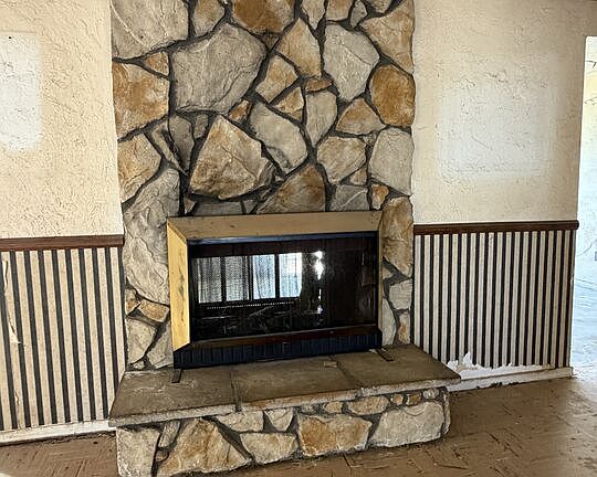 4th image of 8811 Delano Dr