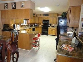 5th image of 2329 Lakeshore Dr