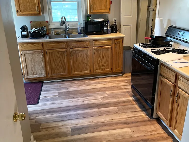 540 Livingston Ave NE — Photo 15