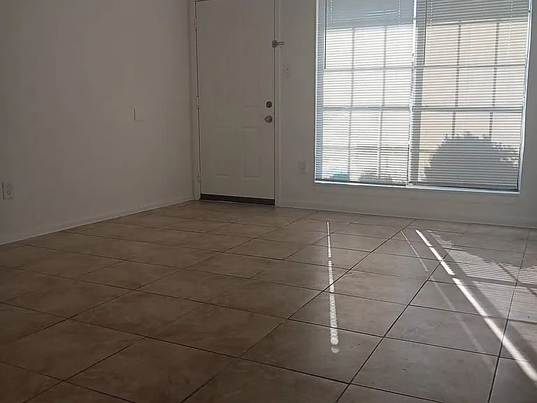 Timber Crossing Apartments — Photo 19